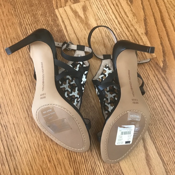 New French Connection Linny Sandal. 7.5 - Picture 2 of 10